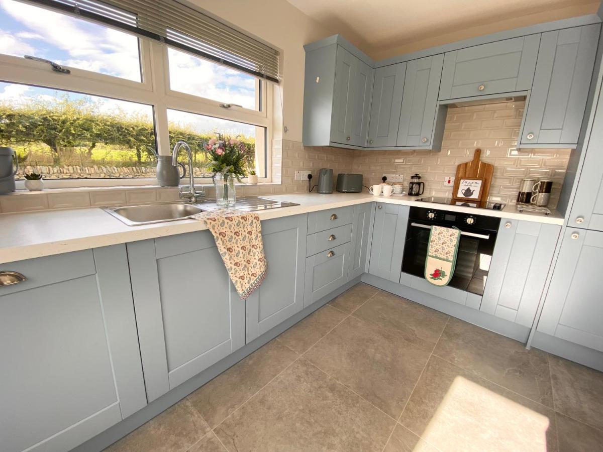 The Gate Lodge At Dunnanew - 4 Star- Sleeps 5 Seaforde Exterior photo
